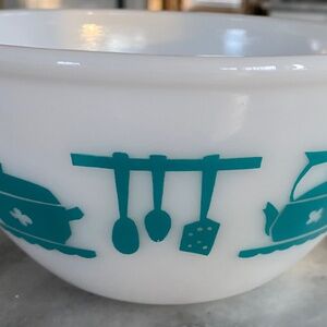 Vintage  Hazel Atlas kitchenaid utensils turquoise beaded mixing bowl 8 inch